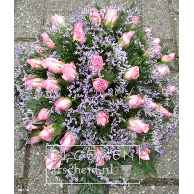 Roze-paars biedermeier arrangement 